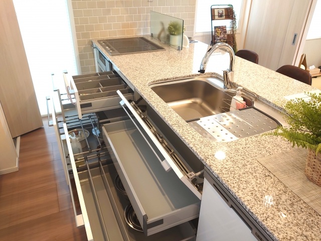 機能的でスタイリッシュなキッチン収納